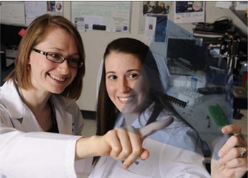 Graduate student Inna Grishkan (left) was first author, and Anne R. Gocke (right) was senior author, of the study appearing in <em>PNAS</em>. Credit: Johns Hopkins University Homewood Photography